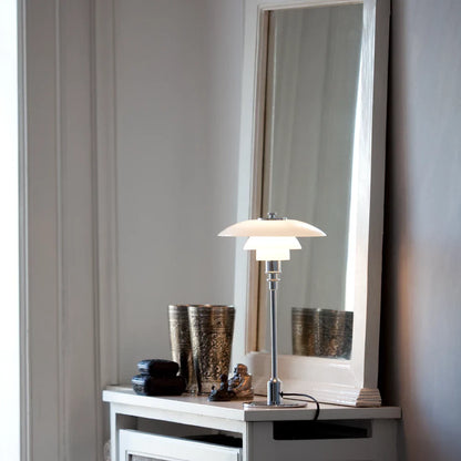Lampe de table en métal chromé et abat-jour blanc à diffuseur superposé – Claréa