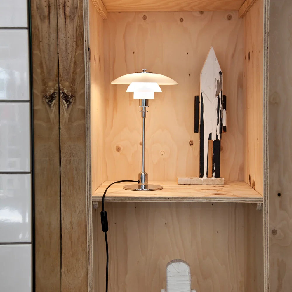 Lampe de table en métal chromé et abat-jour blanc à diffuseur superposé – Claréa