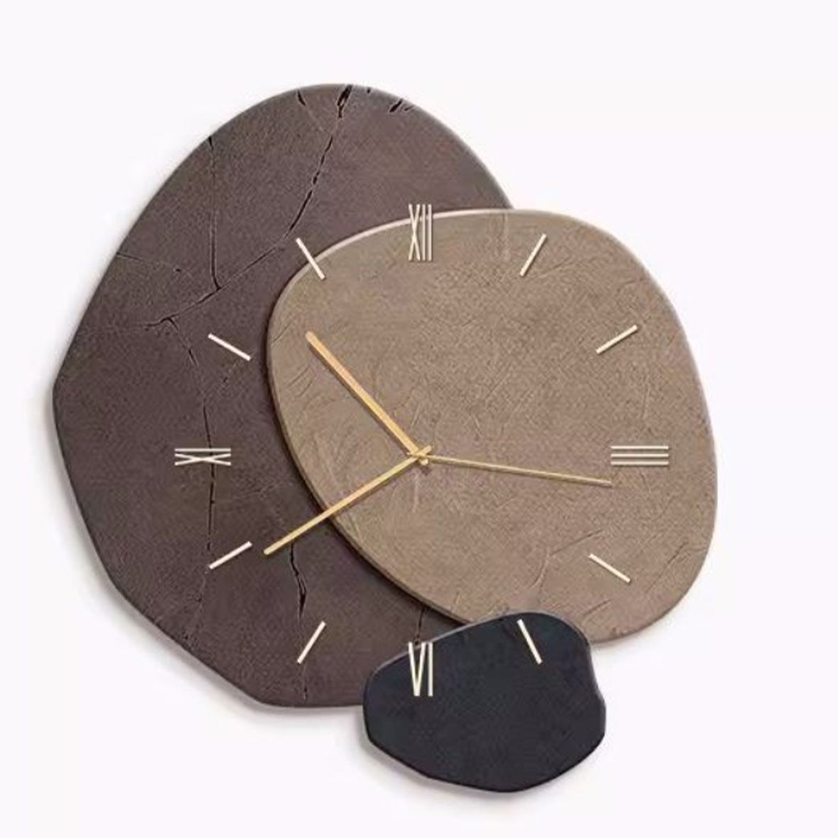 Sculptural Gold Wall Clock – Modern Statement Decor
