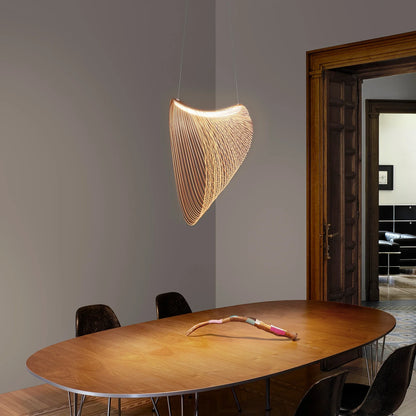 Suspension Sculpturale en Bois Ondulé - Brisora
