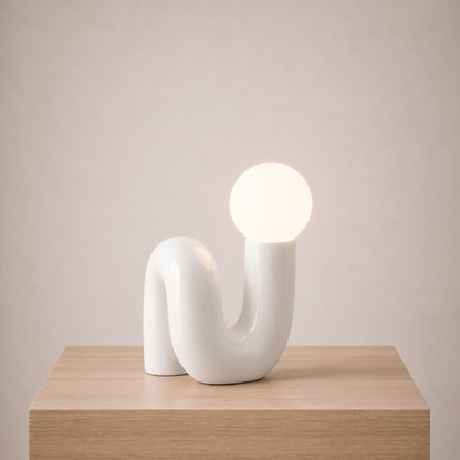 Lampe de Table Design en Résine Rouge et Globe Opalin – Cérona