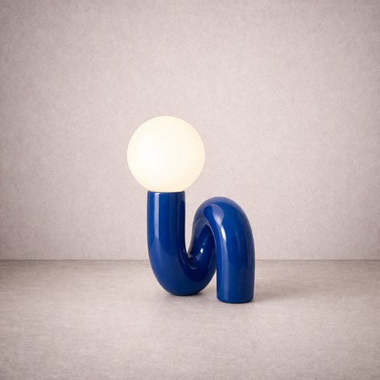 Lampe de Table Design en Résine Rouge et Globe Opalin – Cérona
