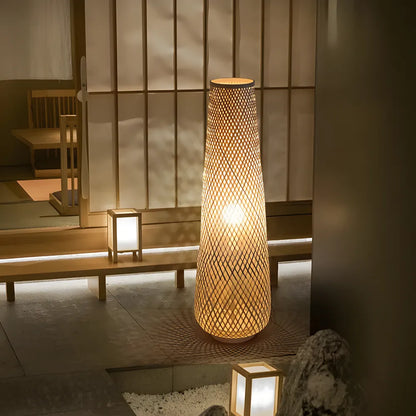 Lampadaire Tressé en Rotin – Doriro