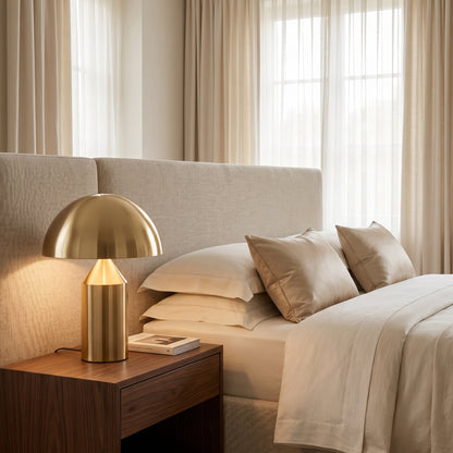 Lampe de Table en Métal Doré avec Abat-Jour Dôme – Oréa