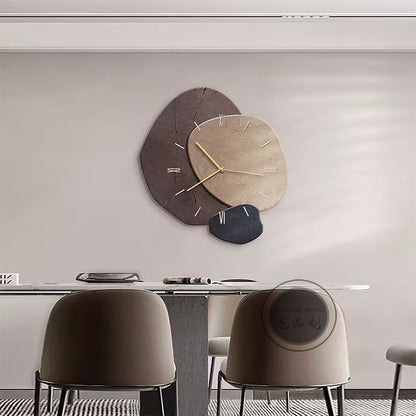 Sculptural Gold Wall Clock – Modern Statement Decor