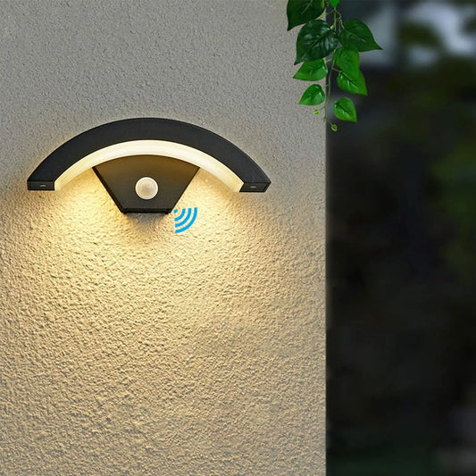 Applique Murale Moderne 24W avec Détecteur de Mouvement, Luminaire Mural Noir Chaud 3000K, Applique Extérieure pour Couloirs, Jardins