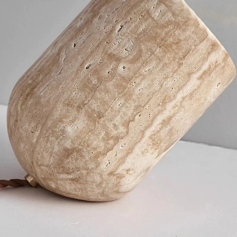 Lampe à poser Design en Travertin - Inclinéa