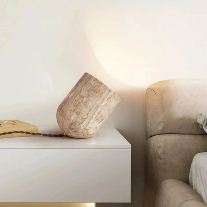 Lampe à poser Design en Travertin - Inclinéa
