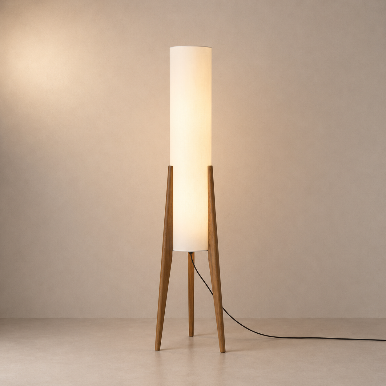 Lampadaire trépied en bois noyer avec abat-jour cylindrique blanc – Nuviro