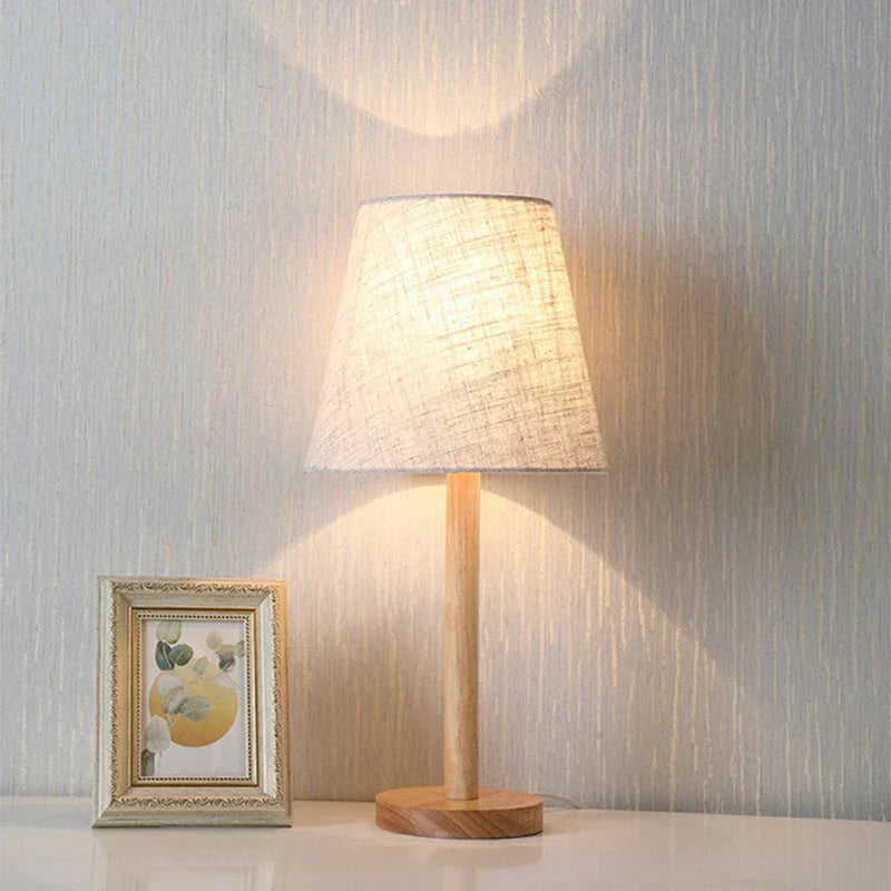 lampe de chevet en bois nordique